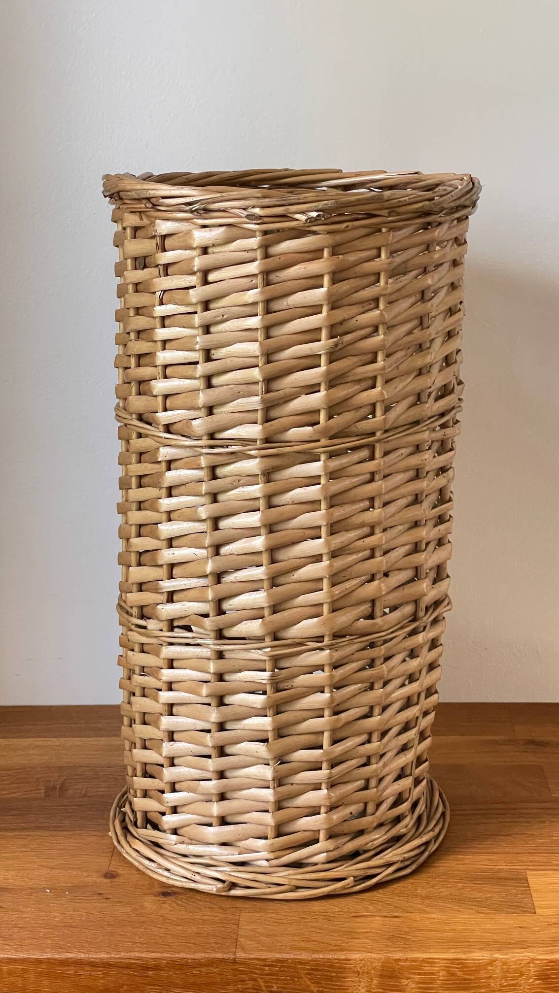 Porte parapluie en rotin vintage