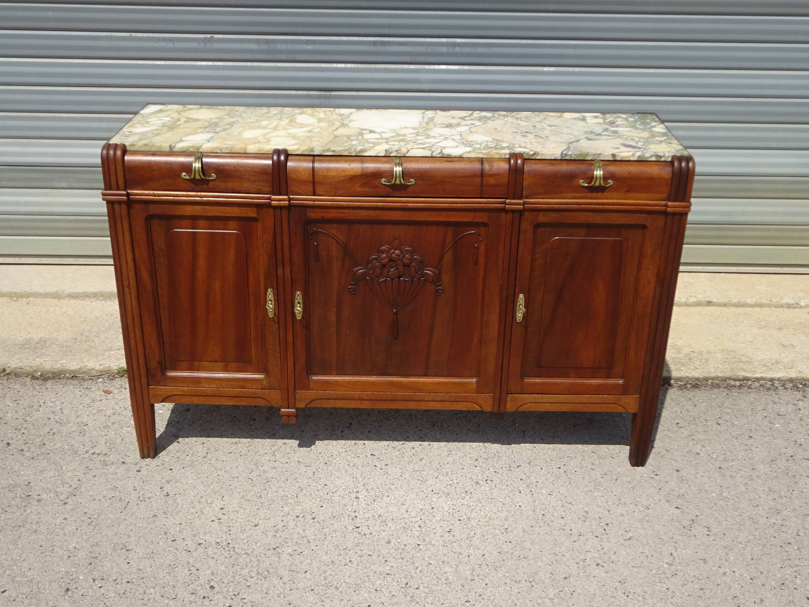 Art Deco sideboard in walnut with a marble top
