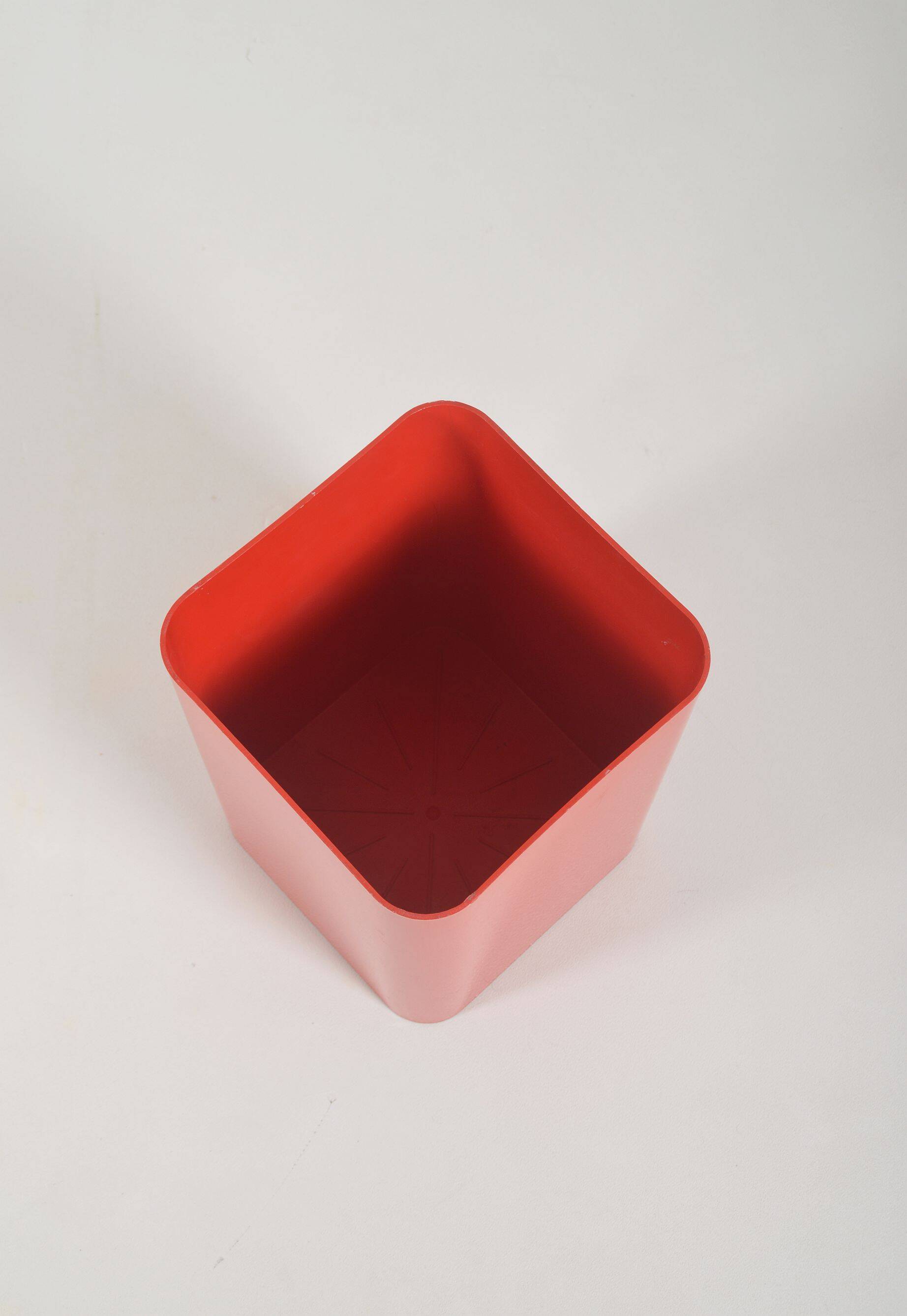 Quadrato 4672 conçu par U.T. Kartell, années 1960.