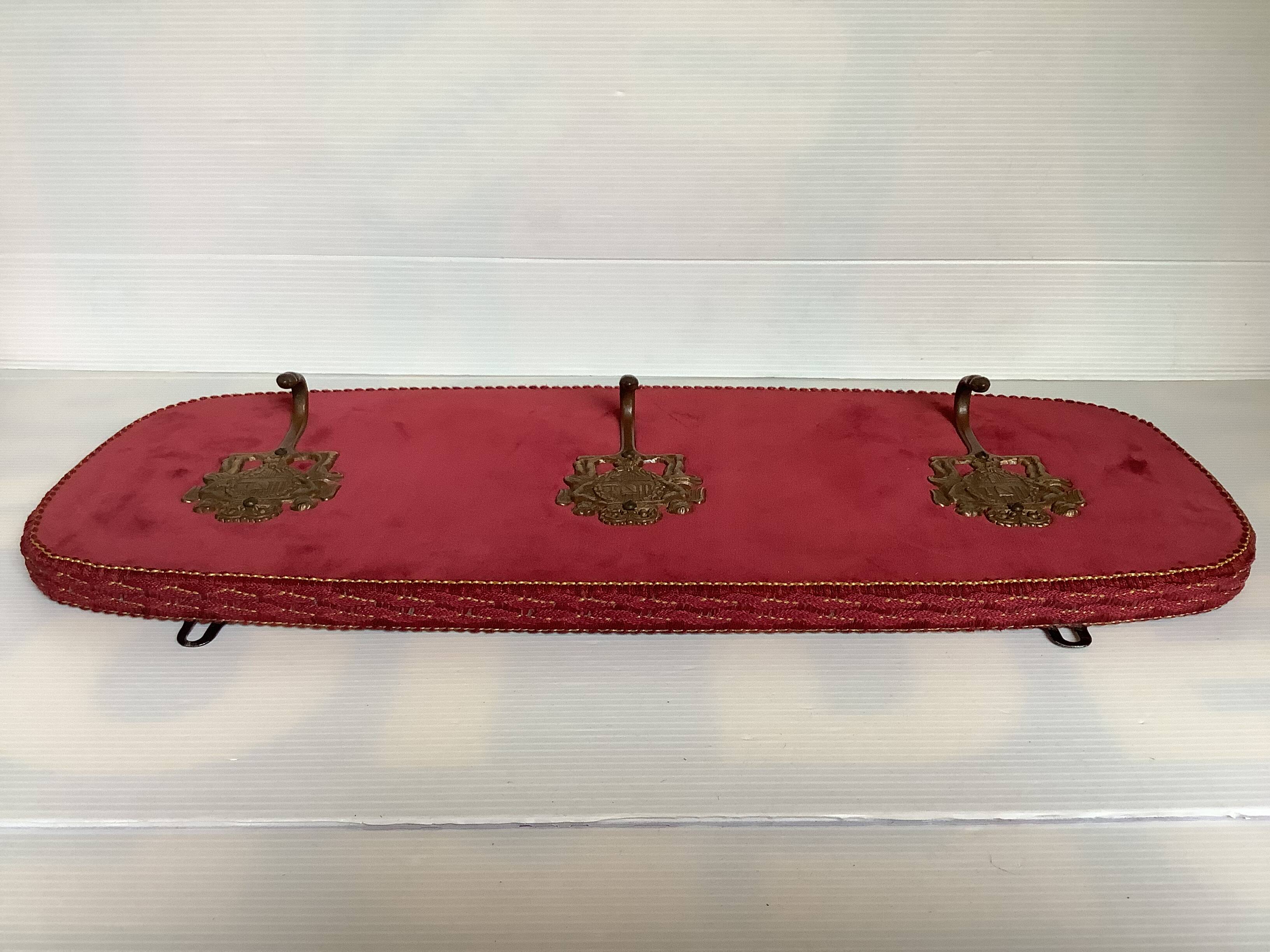 Baroque coat rack in garnet-burgundy velvet