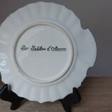 Assiette en forme de poisson avec bretonne les Sables d'Olonne Vintage