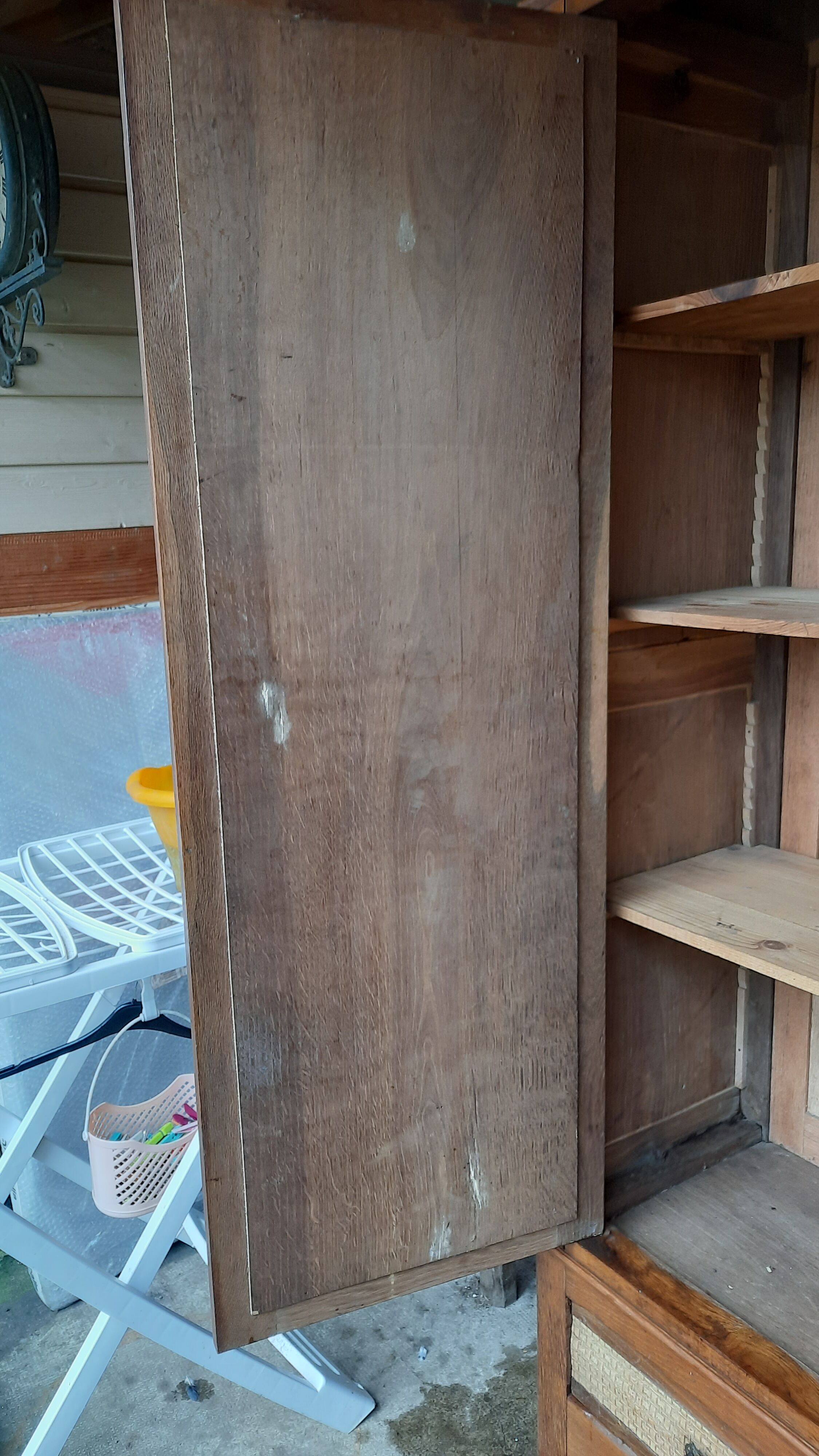 Armoire parisienne