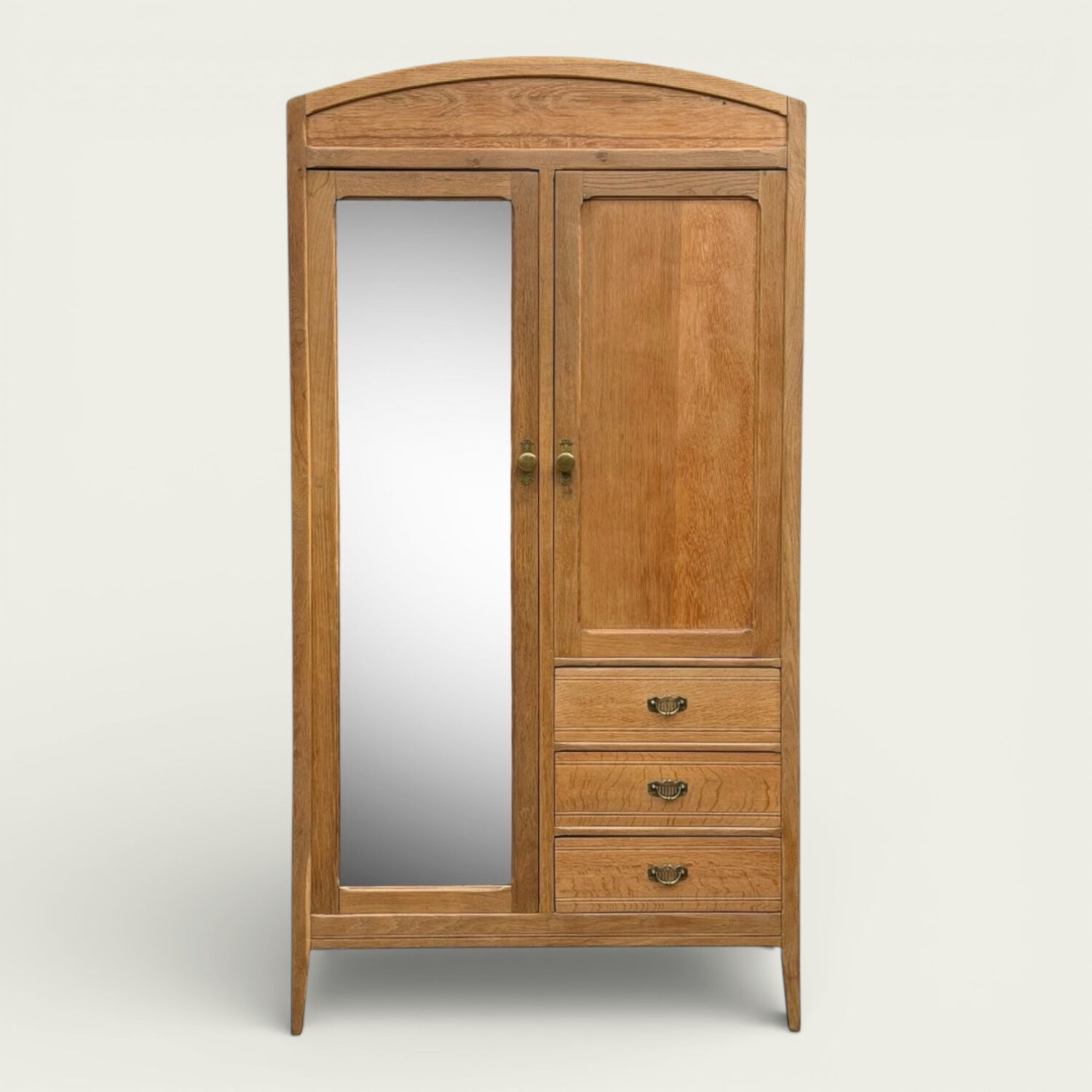 Parisian hotel wardrobe in solid raw oak, 1920.
