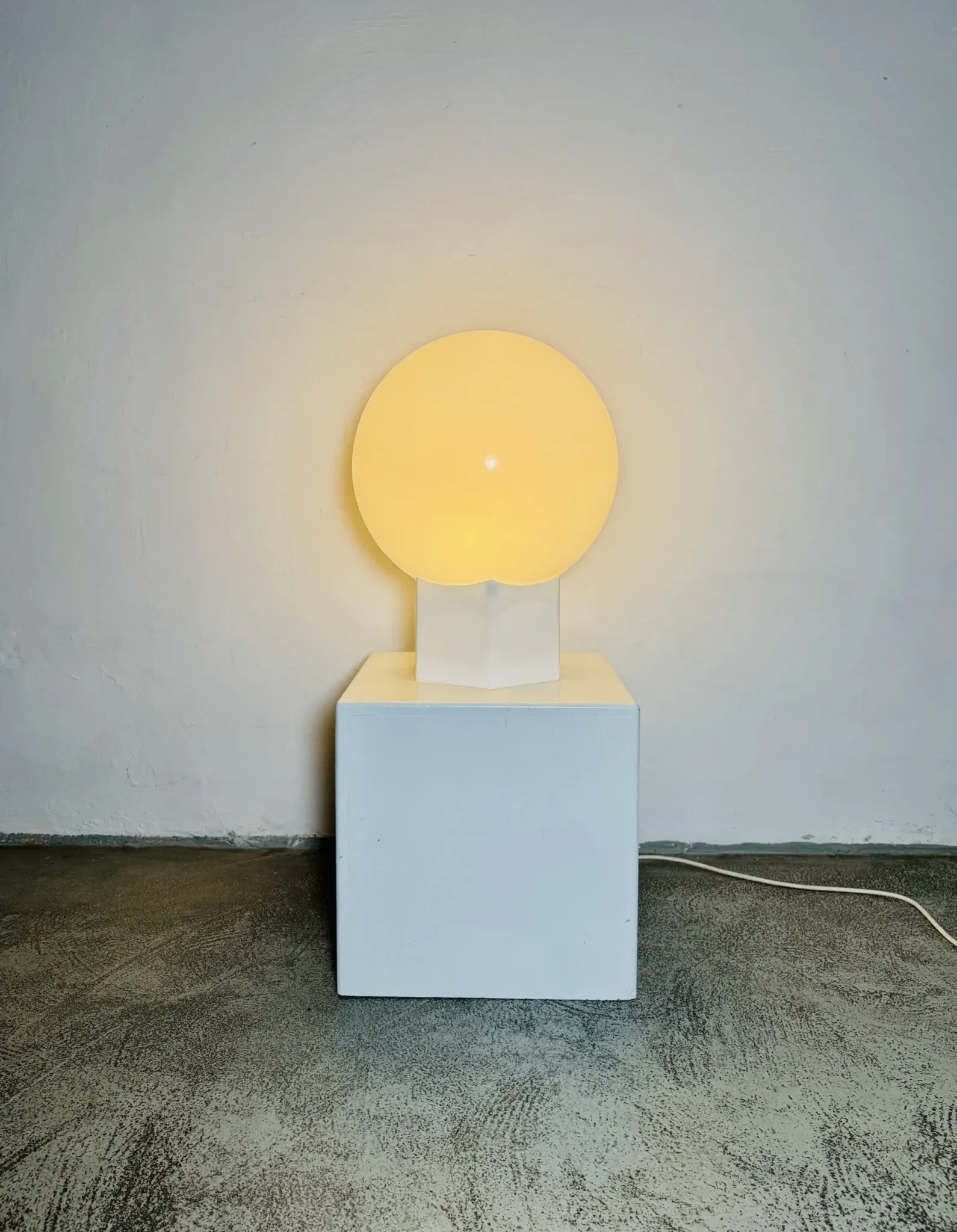 D-2152 Sphere Table Lamp By Raak Amsterdam, The Netherlands 1980S
