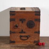 Japanese ko-dansu with hinged lid and paulownia wood drawers, Meiji–Taishō period, circa 1868–1926.