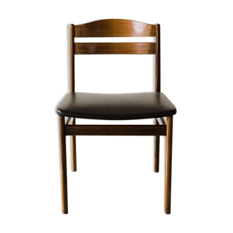 Scandinavian chair in wood and black leather