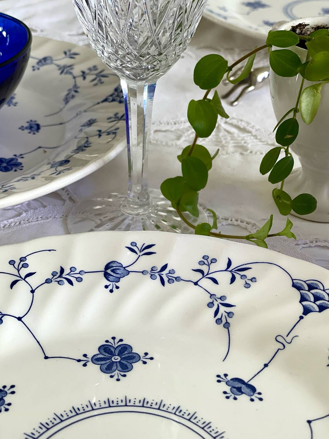 6 flat plates in English porcelain