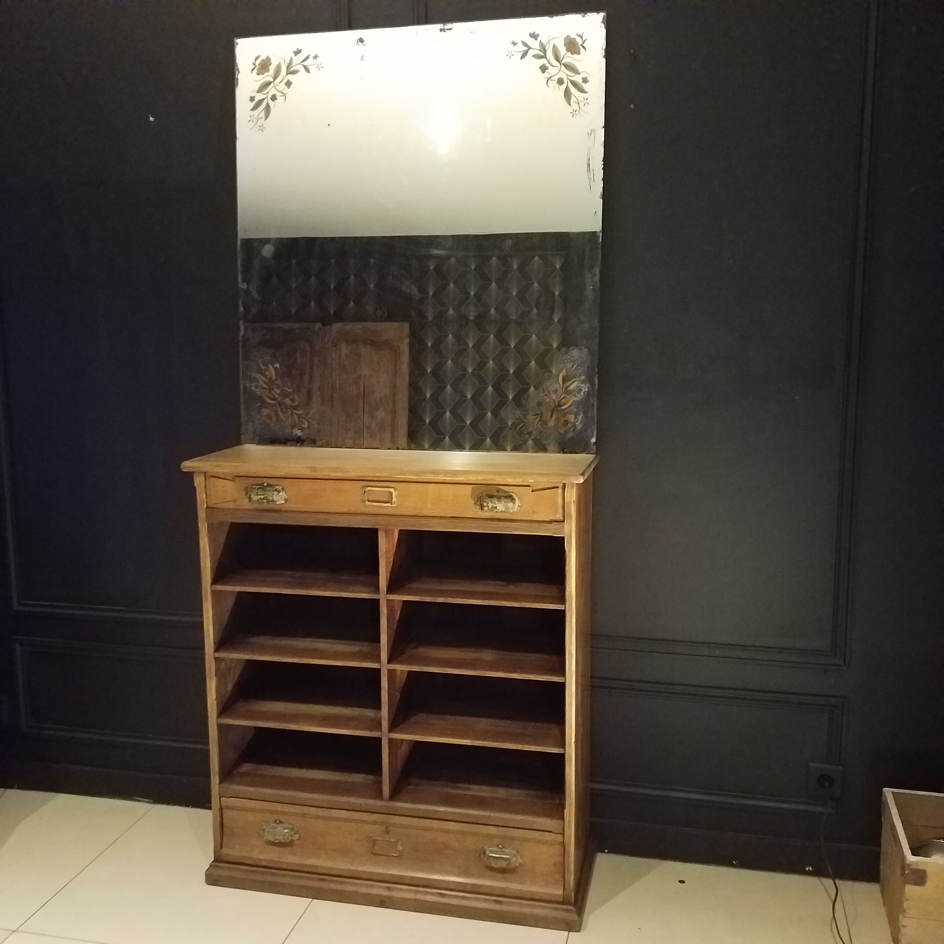 Stunning mirror 90x98cm