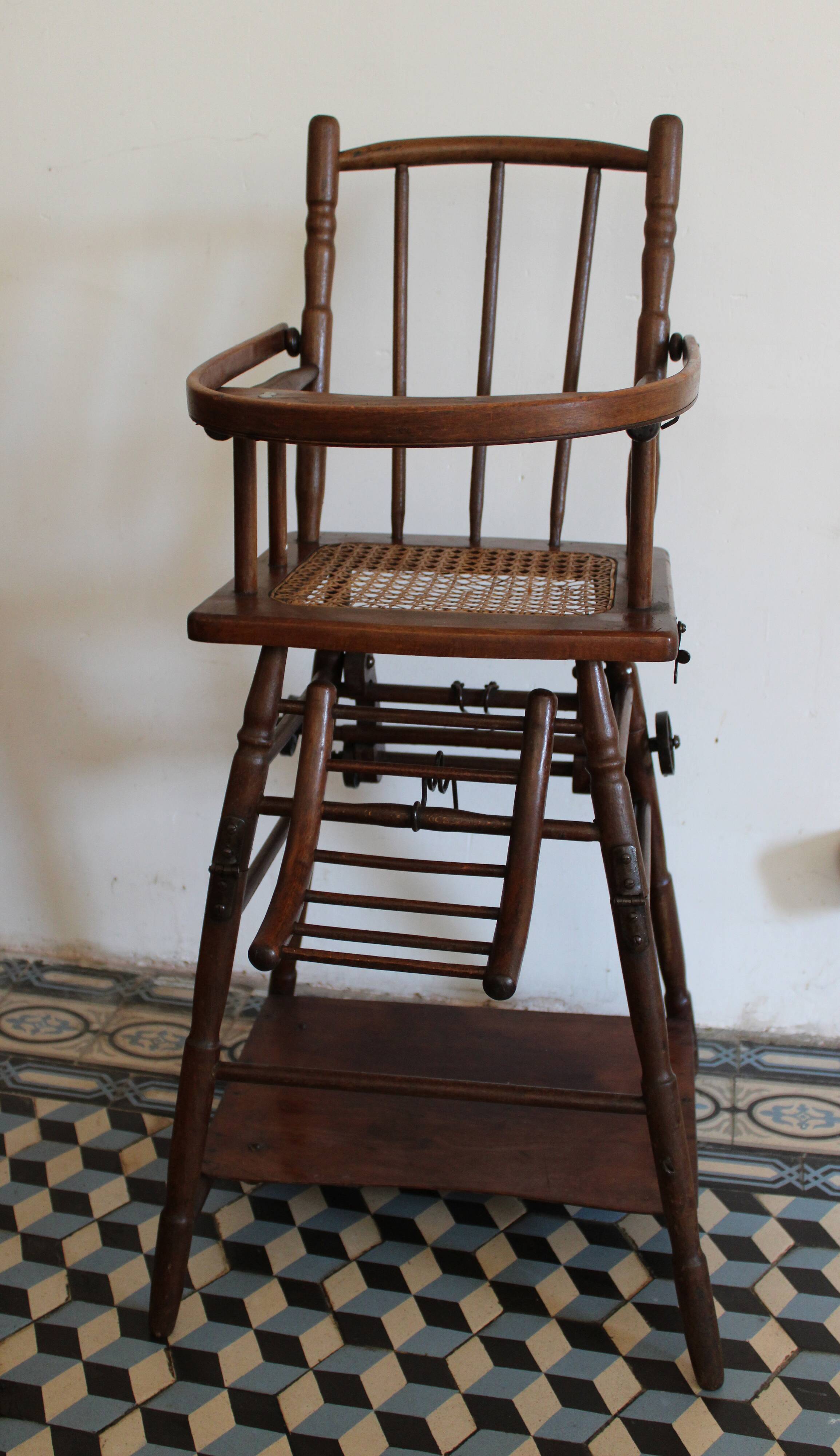 Baumann children's high chair