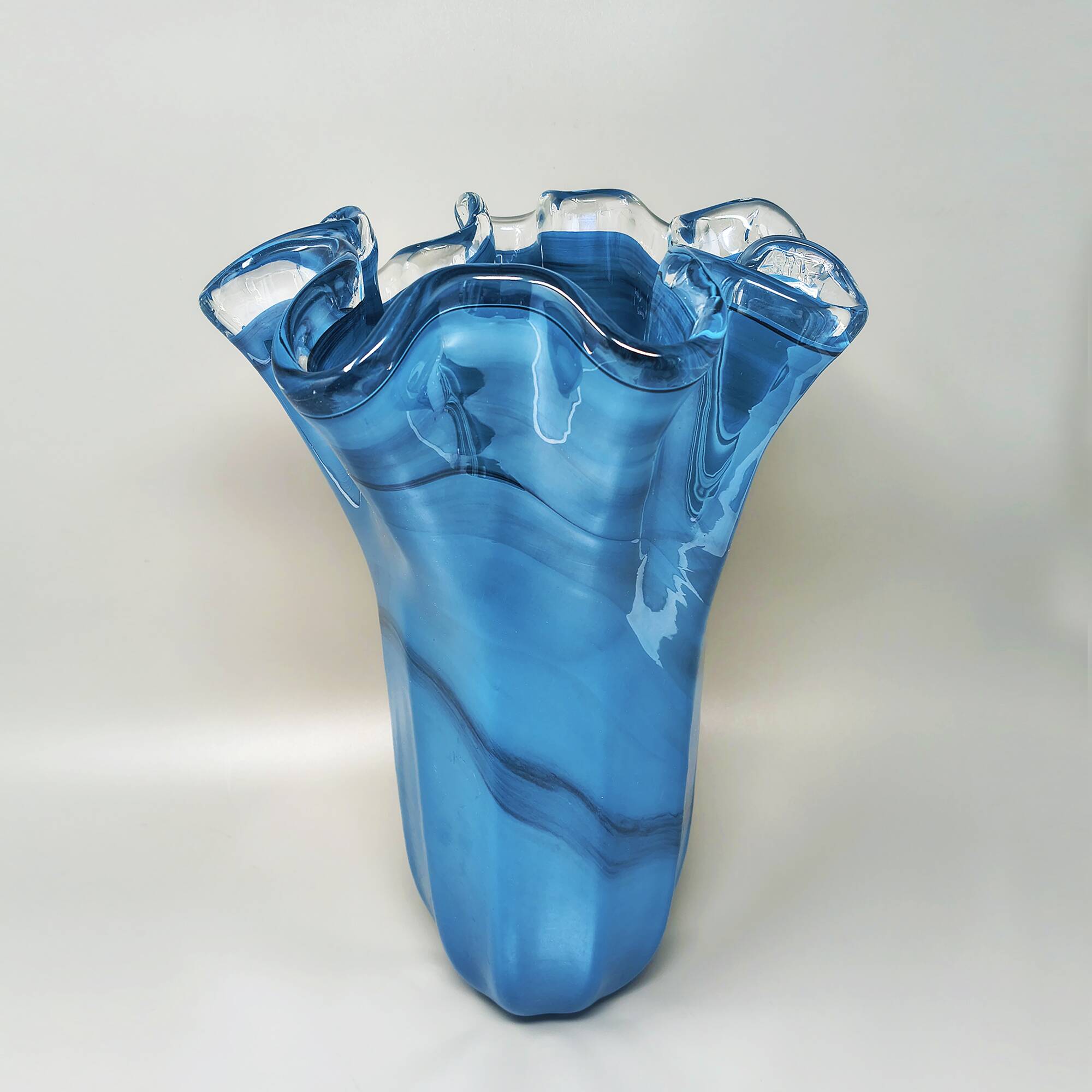 1970s Exquisite "Fazzoletto" Murano Glass Vase by Dogi. Made in Italy
