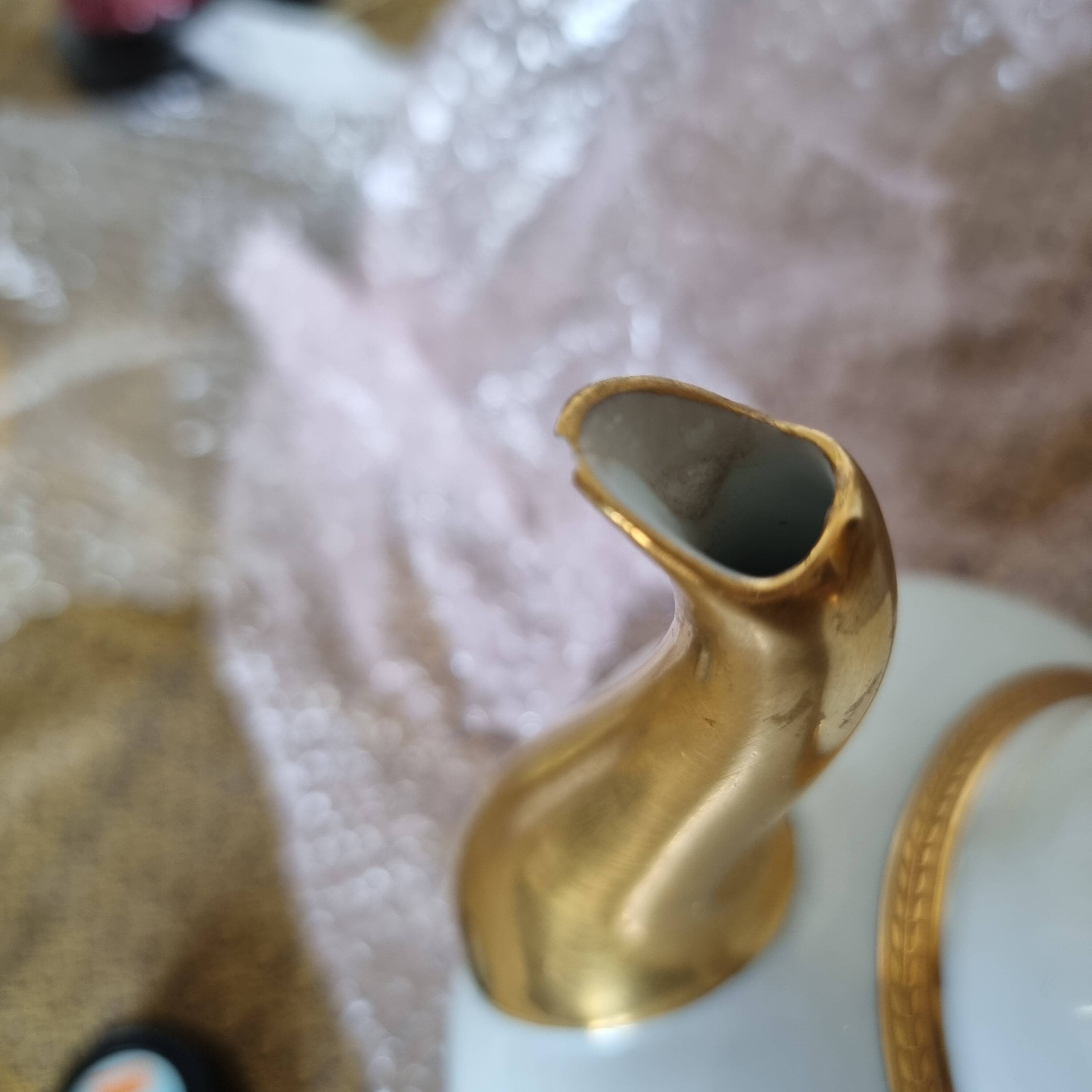 Impeccable Haviland Limoge coffee or tea service in fine porcelain and/or 24 carat