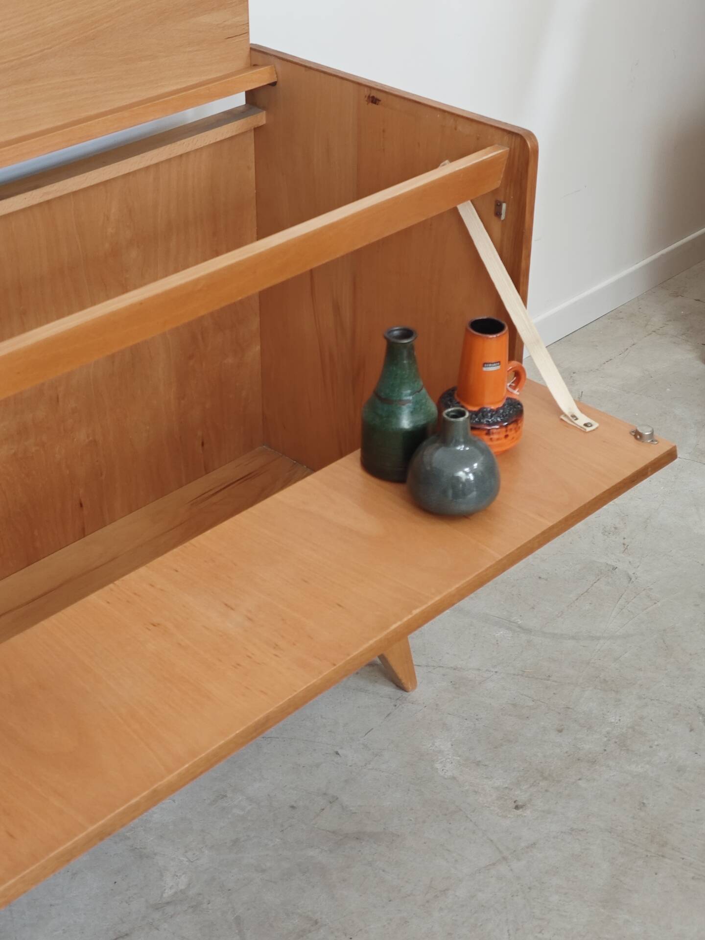 Coffre rangement / mini bar U459 par Jiri
Jiroutek pour Interier Praha