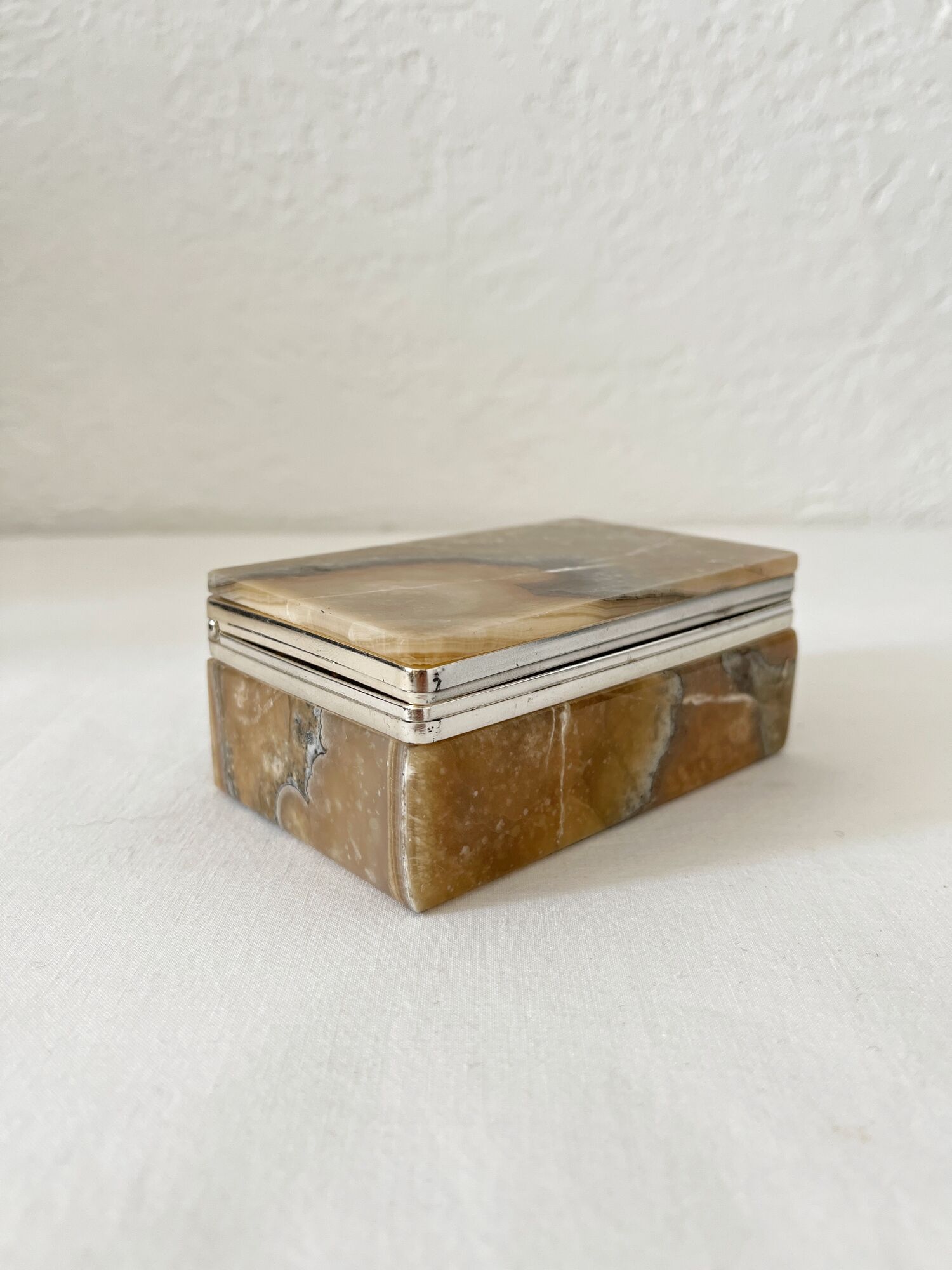 Vintage 60s rectangular onyx alabaster jewelry box