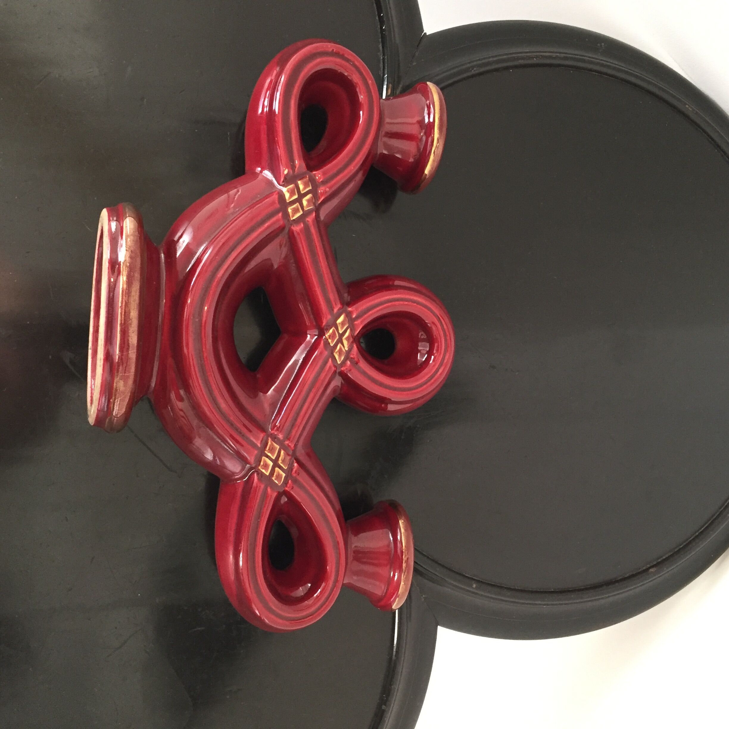 Candle grenat candlestick
