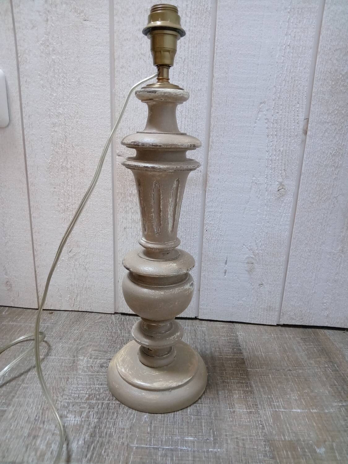 Table lamp