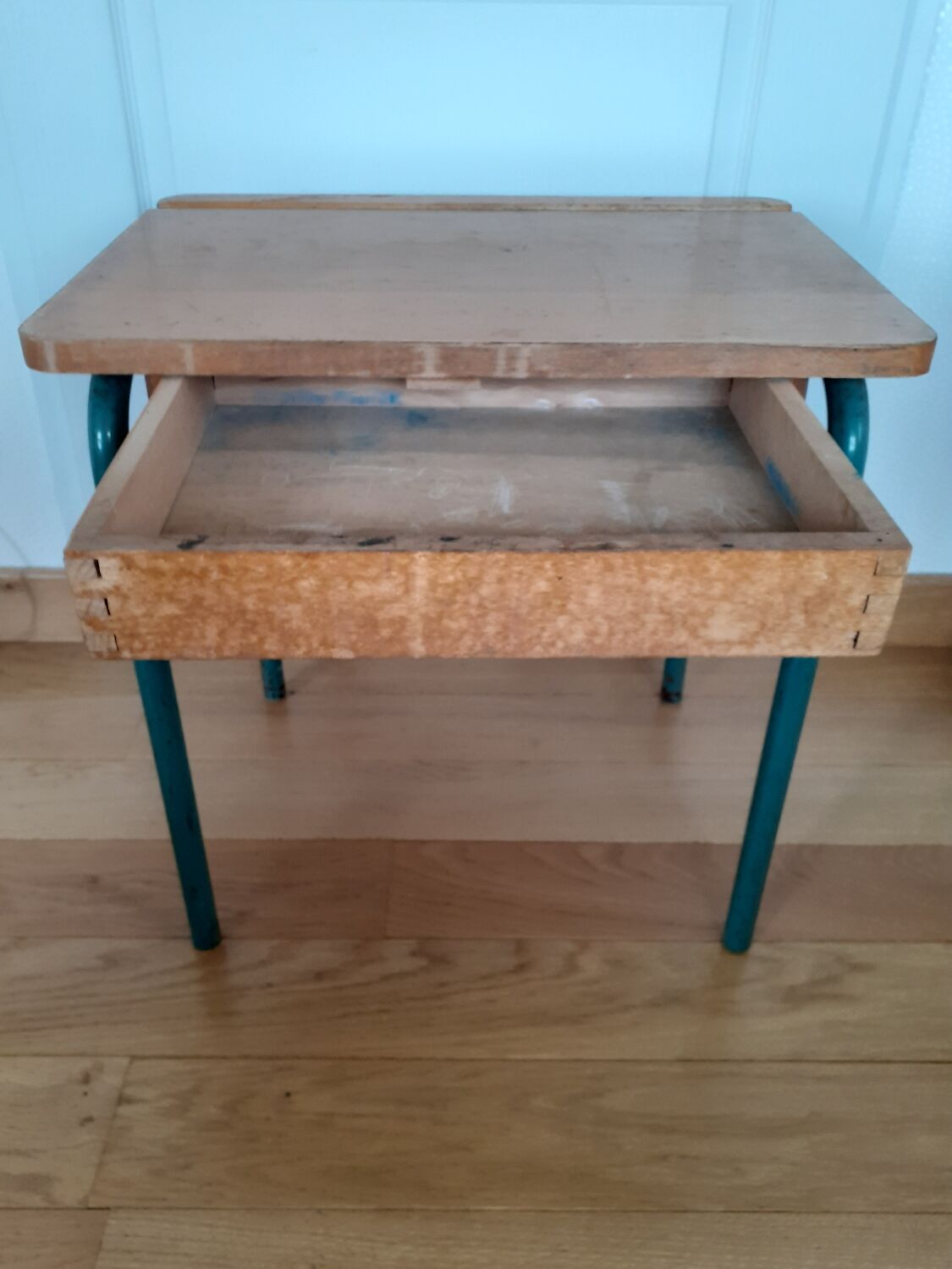 Bureau d'écolier Delagrave et sa petite chaise