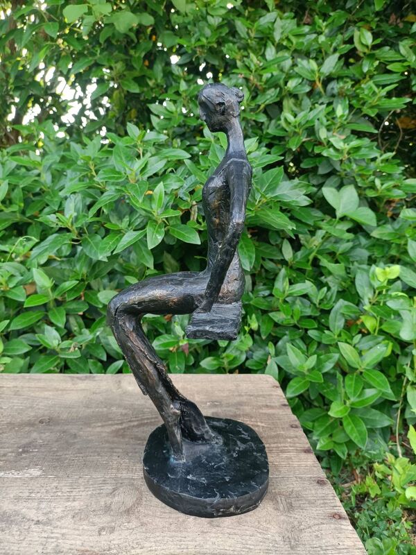 Sculpture danseuse balançoire signée Raphaël