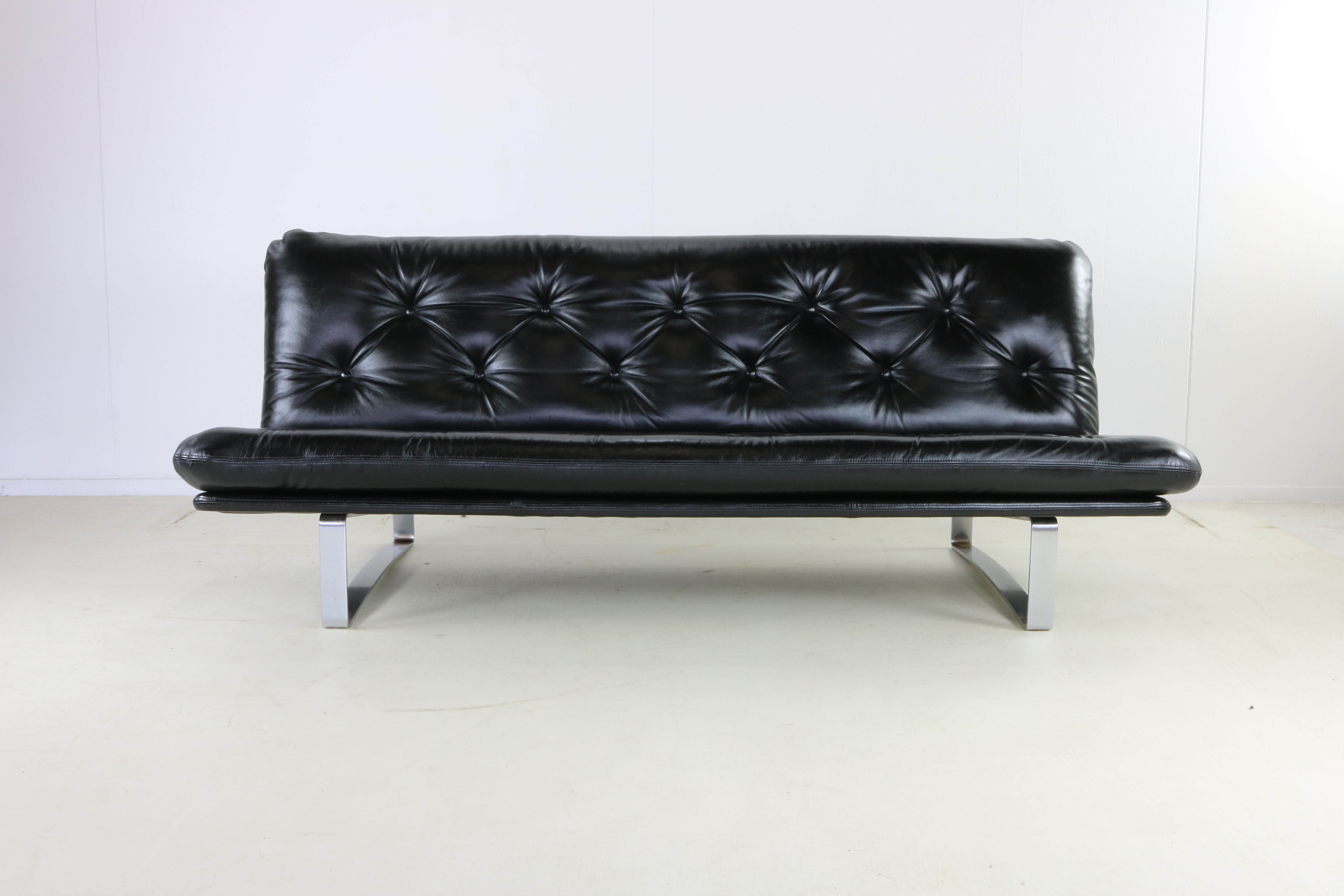 Original sixties design three seater sofa by Kho liang le for Artifort