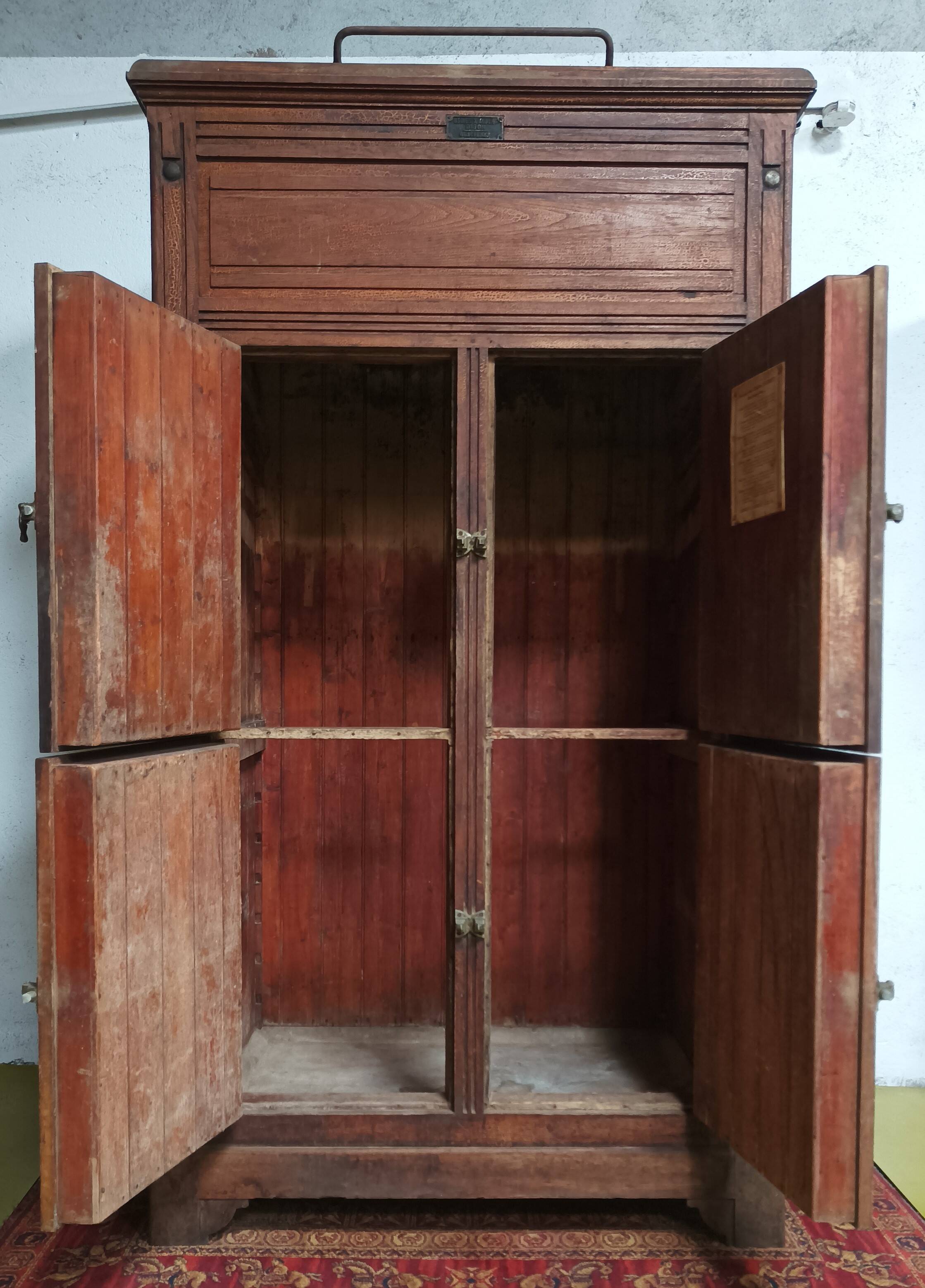 Xavier Aubert Dijon butcher's cooler in solid oak, professional furniture