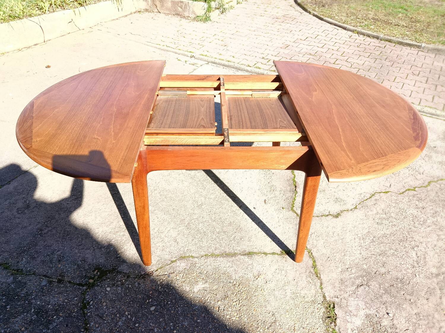 Table Svend Aage Madsen