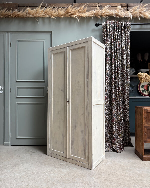 Armoire parisienne patinée, rénovée