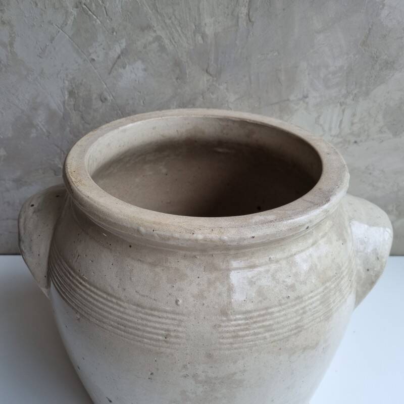 Large stoneware pot