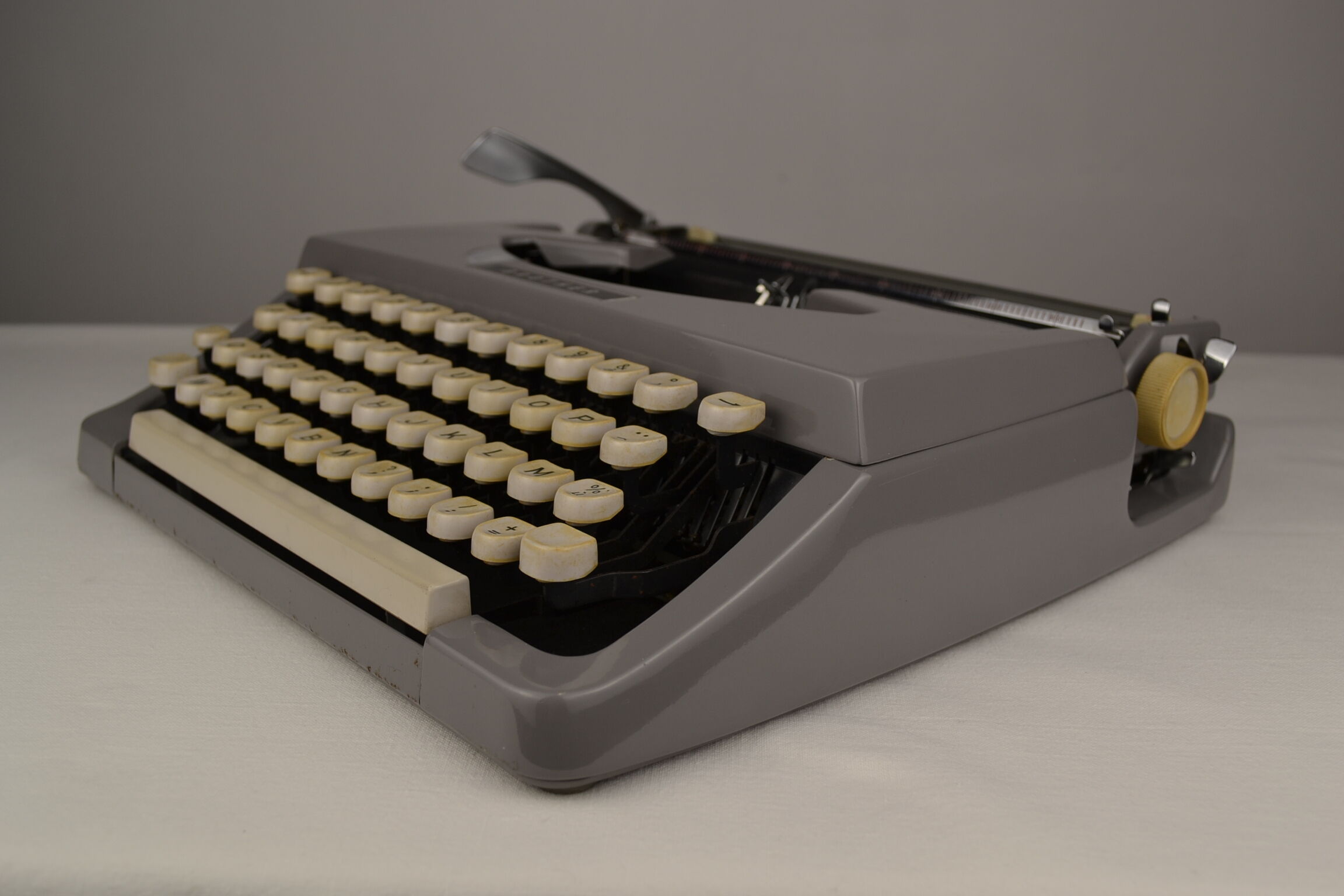 Brother typewriter with his binder - 1960s
