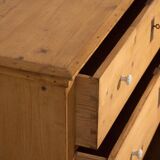 Antique three-drawer chest (circa 1920)