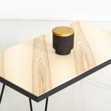 Table basse en frêne olivier avec pieds épingles en métal