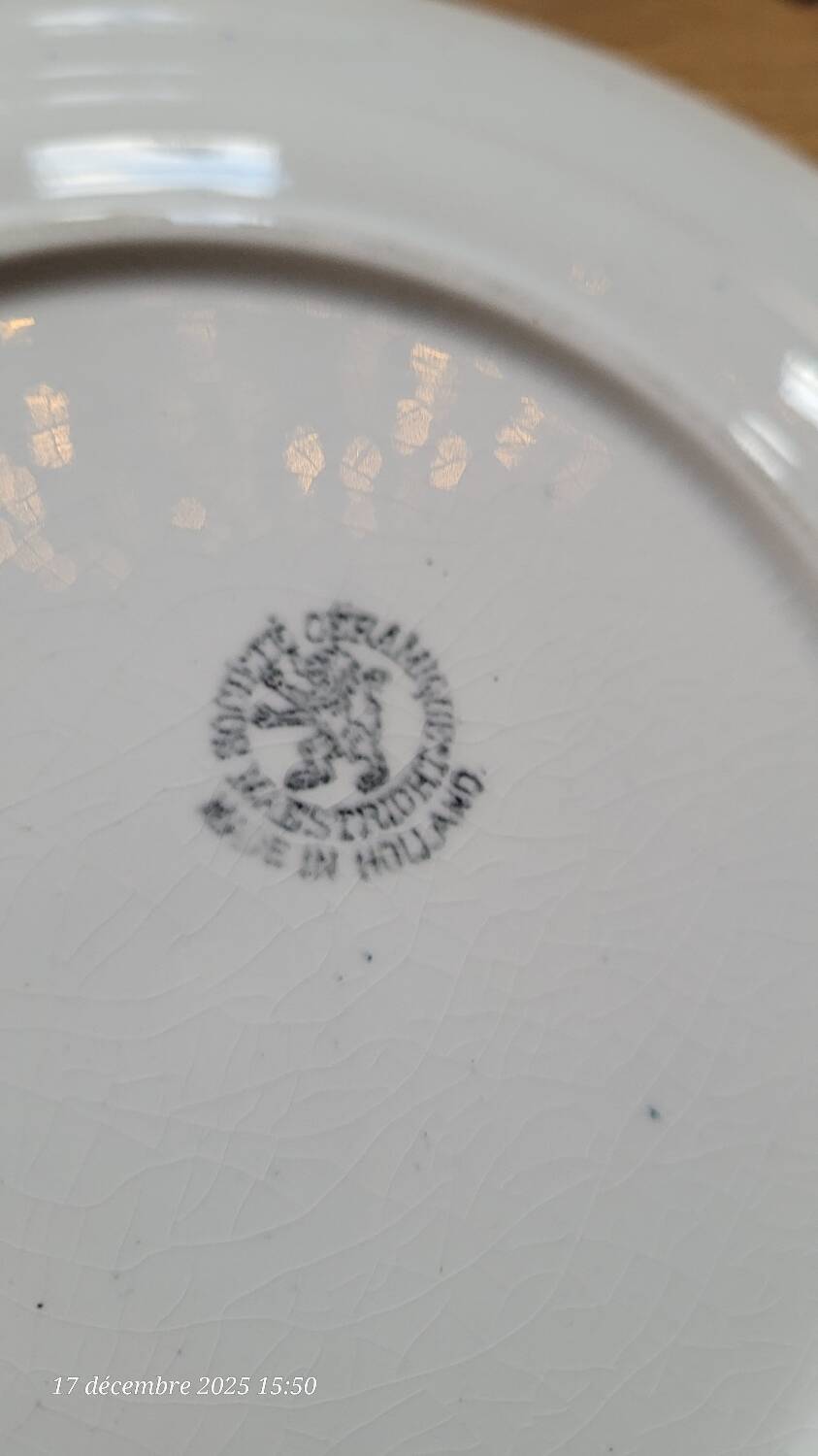 6 antique flat plates from Sté Céramique Maestricht