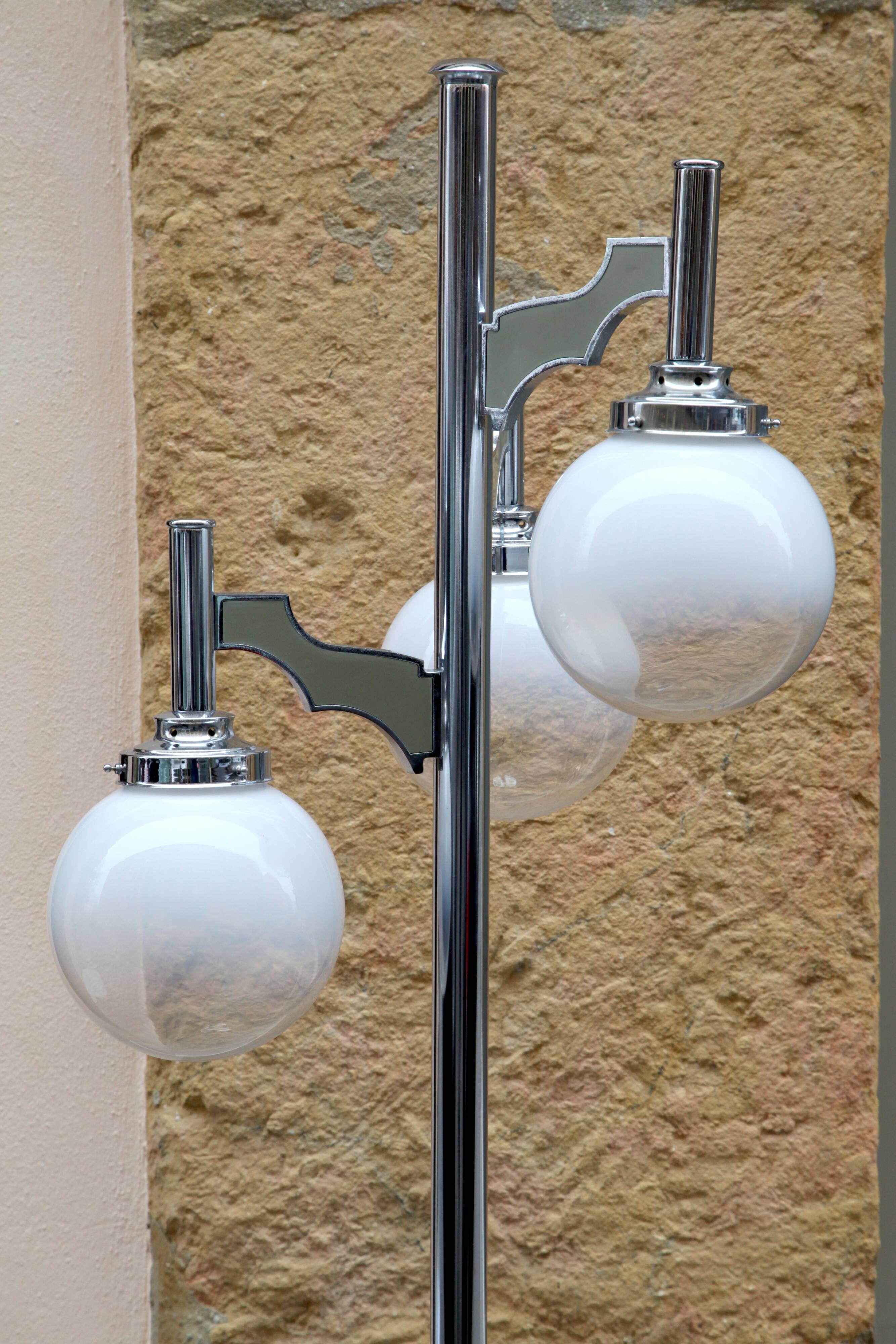 Floor lamp with 3 lights
