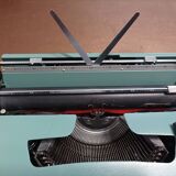 Olivetti lettera 32 green typewriting machine 1960s like new