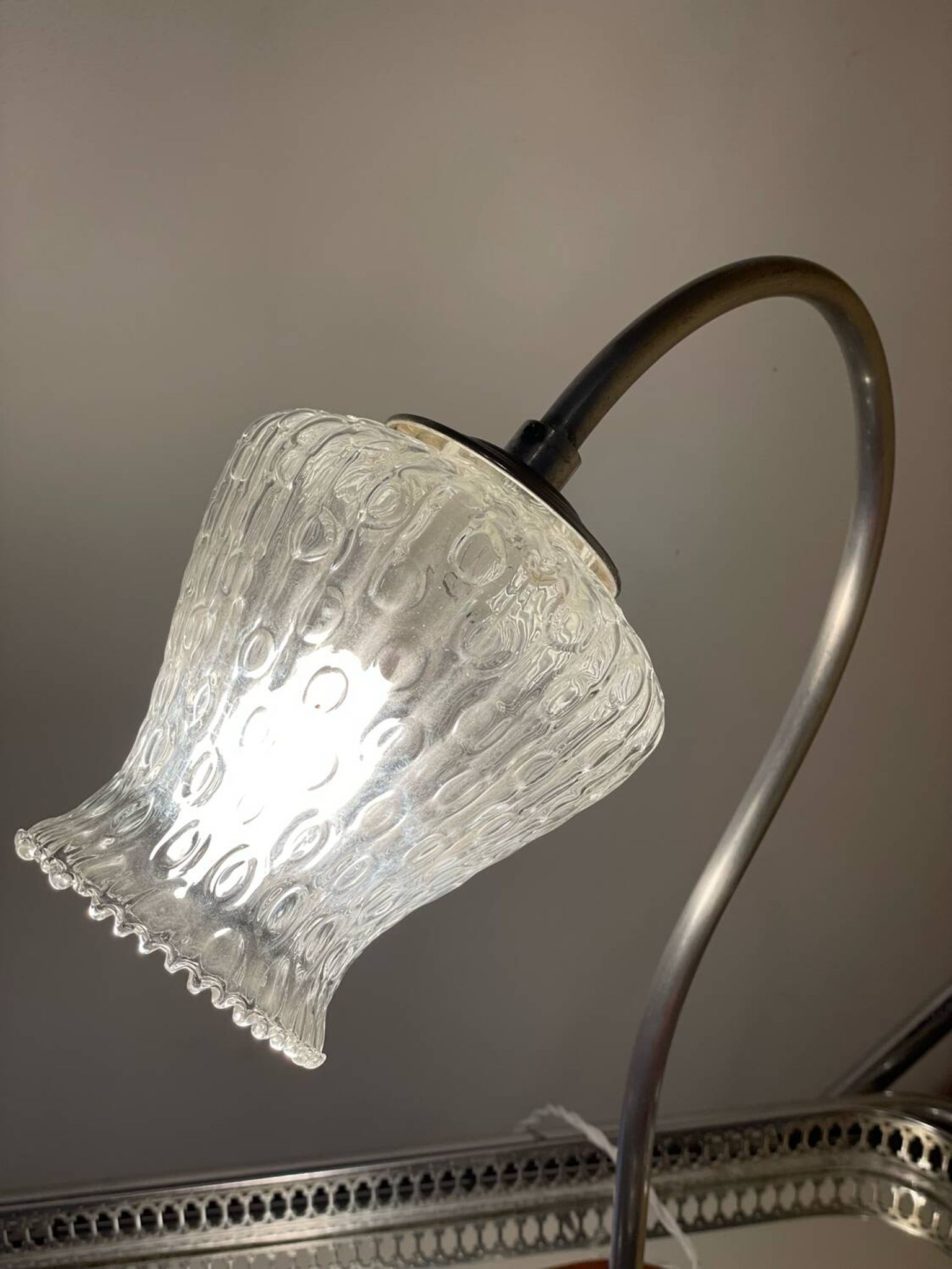 Metal and wood gooseneck table lamp