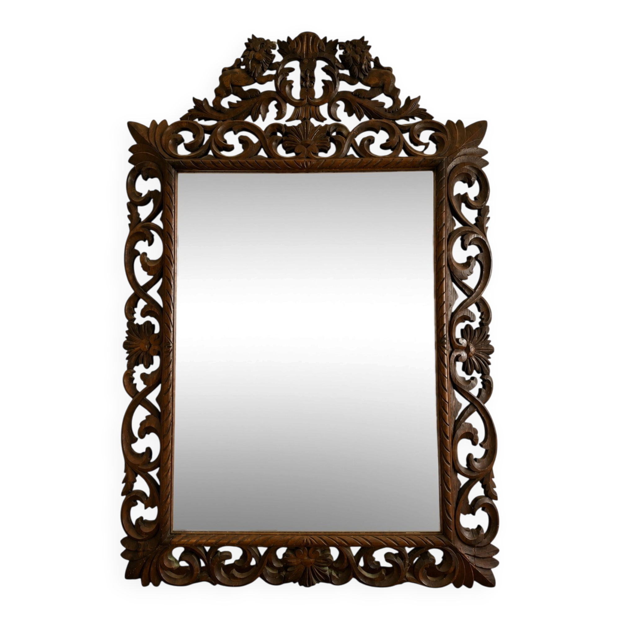 Large mirror with an openwork pediment in carved wood – Late 19th century