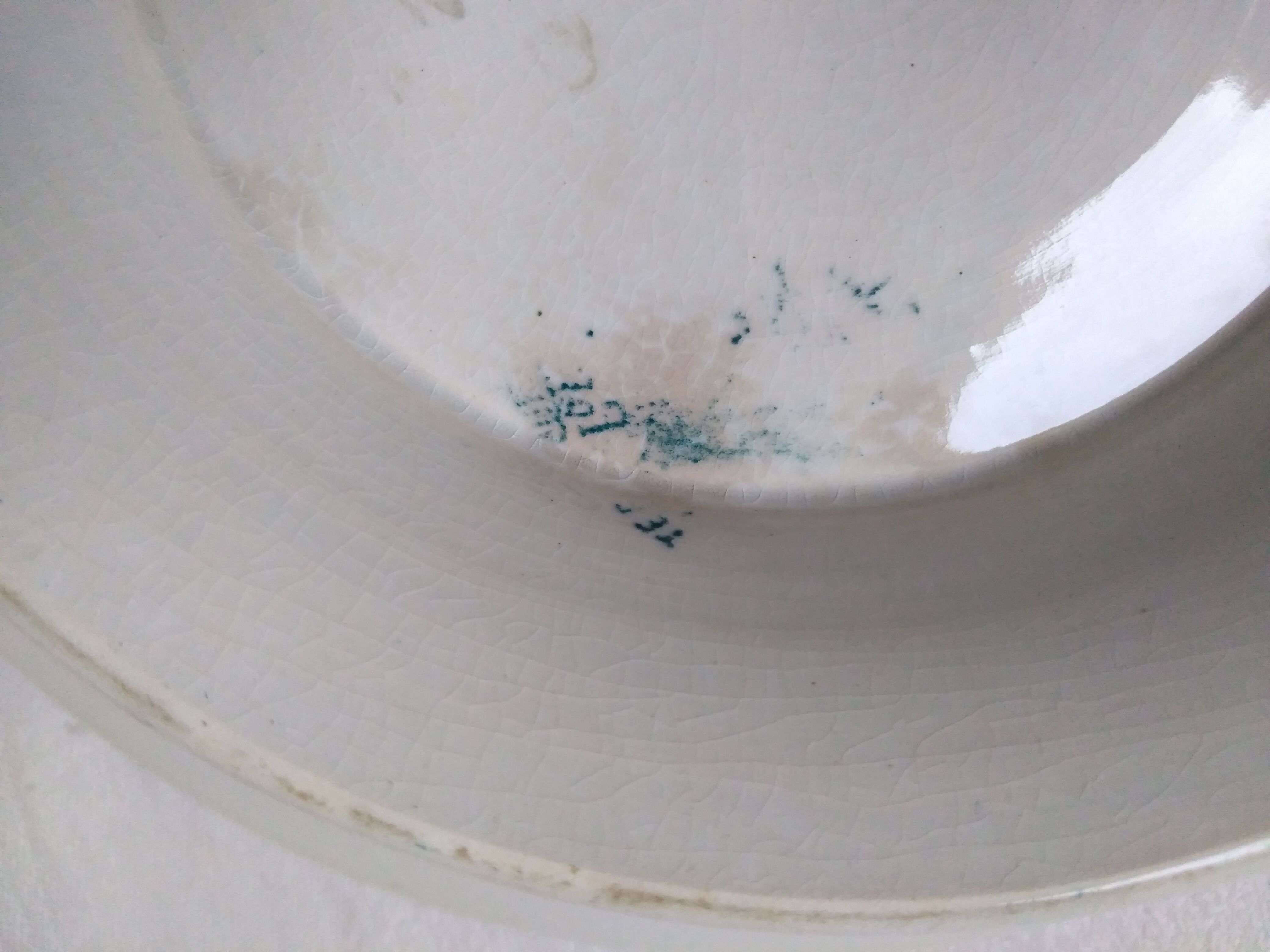 Presentation dish on foot
