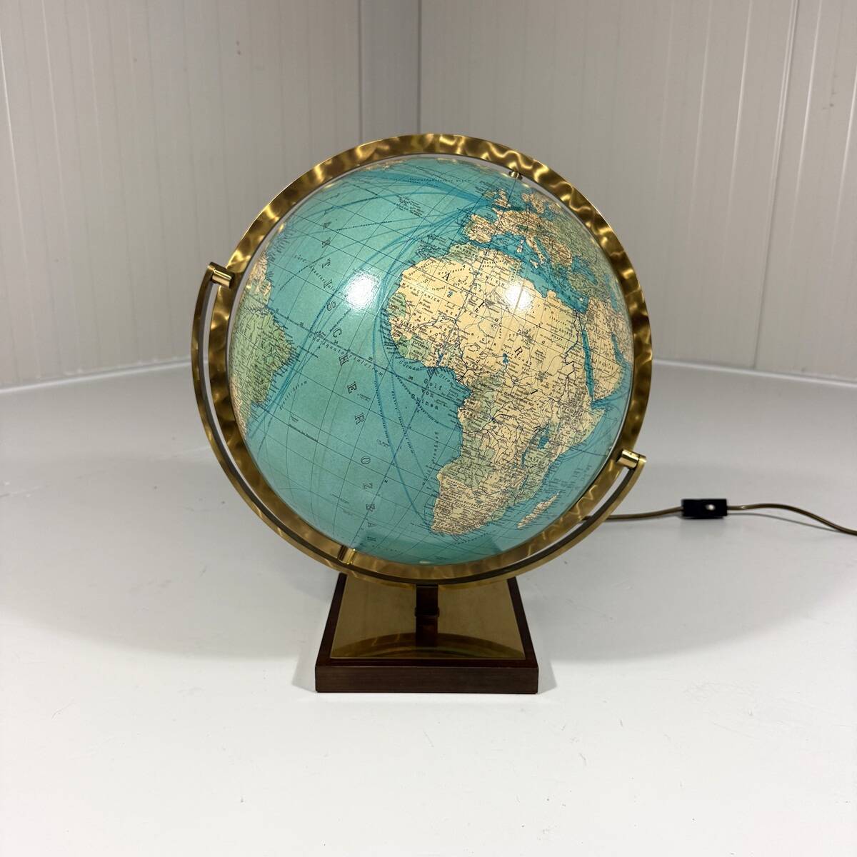 Lampe de table globe Paul Vestergaard Columbus Verlag Allemagne