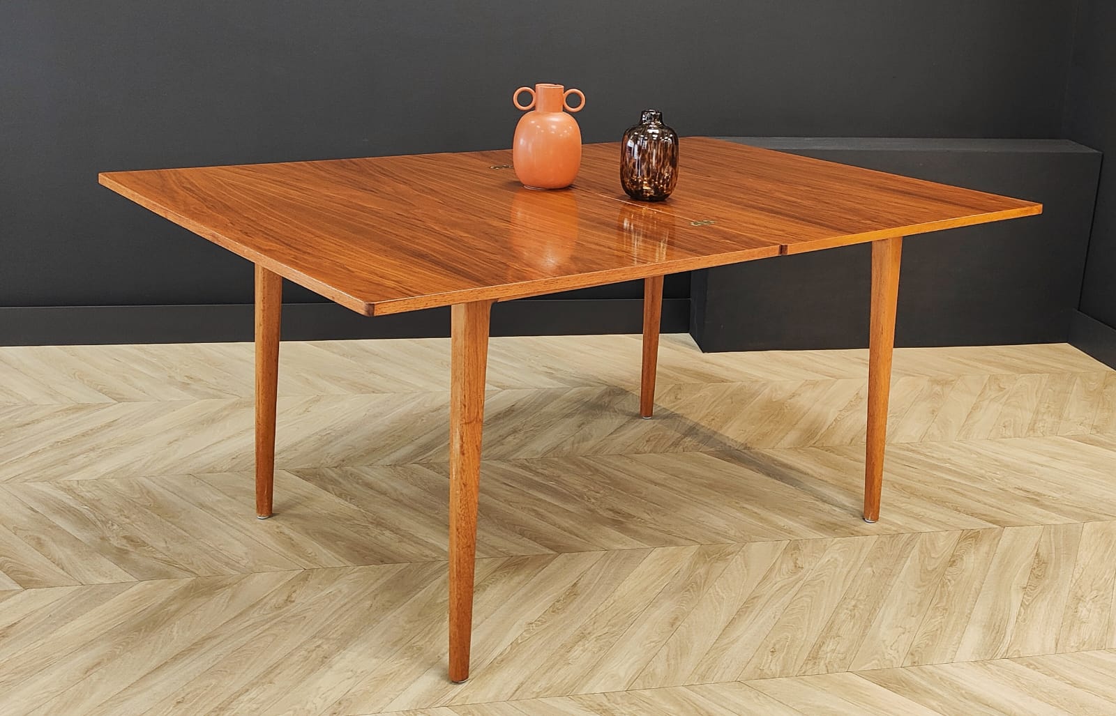 Mid Century extendable dining table | Vintage