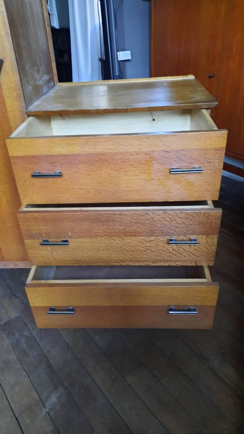 Armoire asymétrique