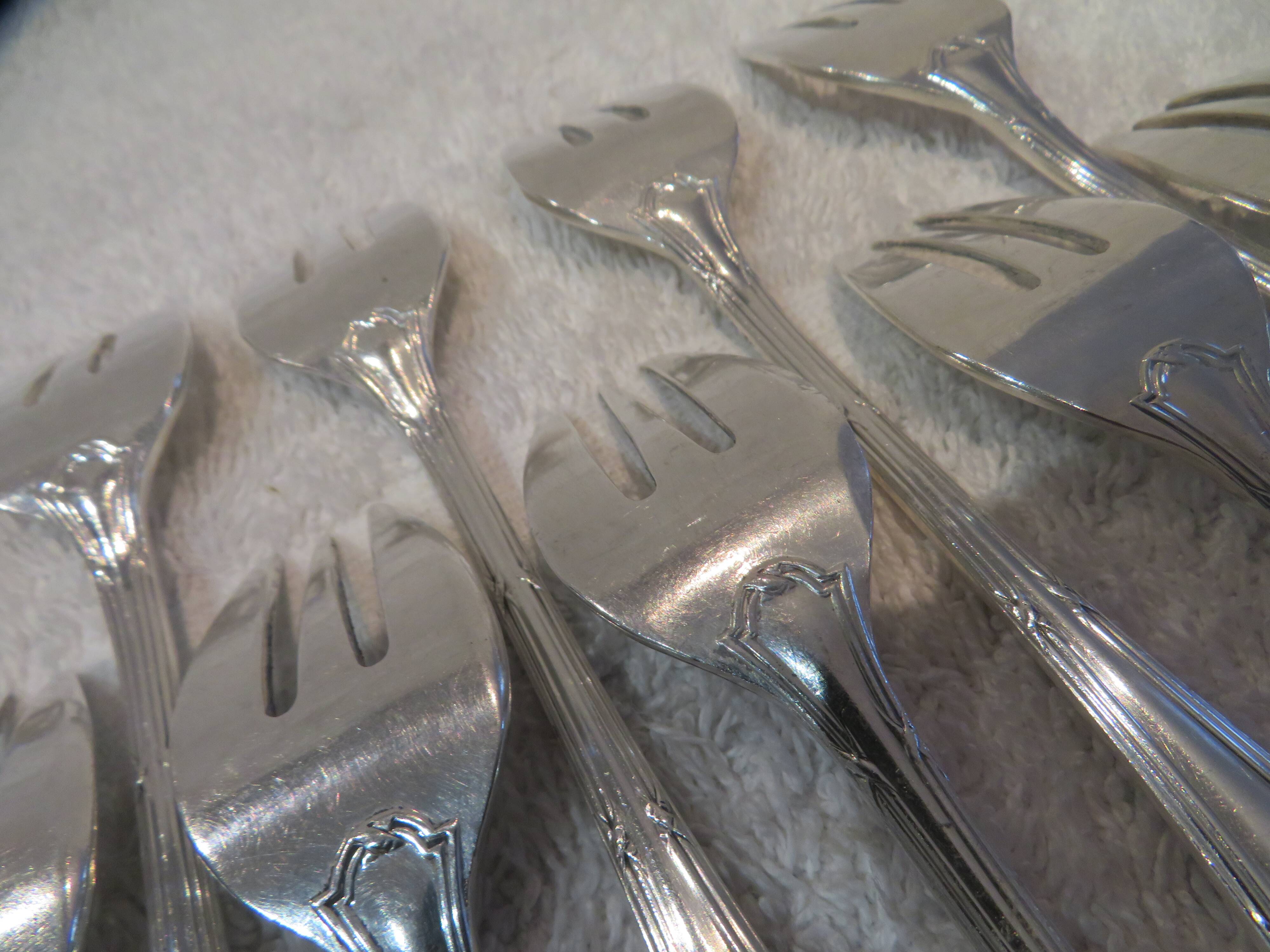 12 silver-plated oyster forks by Christofle Rubans Louis XVI