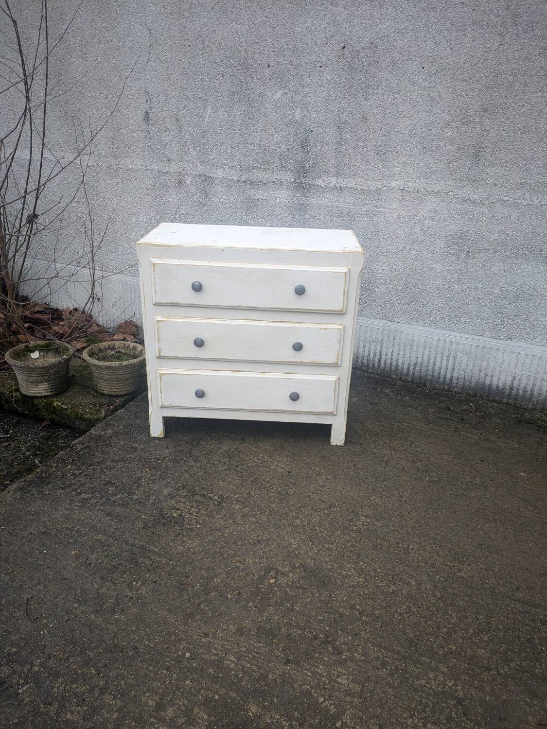 Patinated chest of drawers