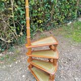 Escalier de bibliothèque ancien