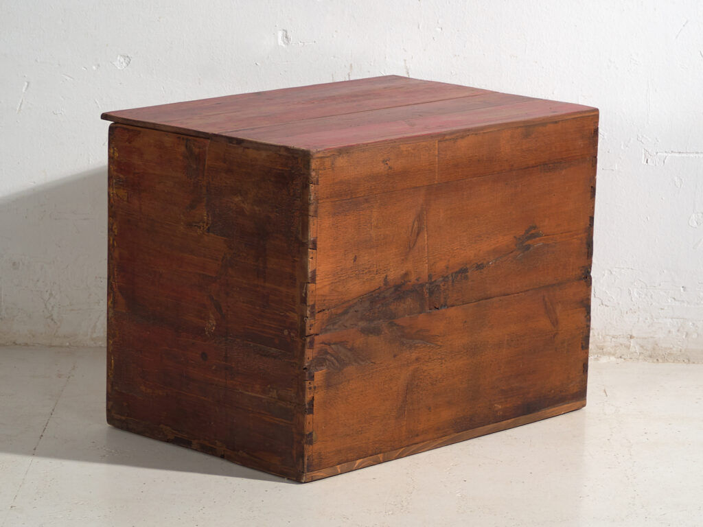 Chinese chest with original painting – China, circa 1900