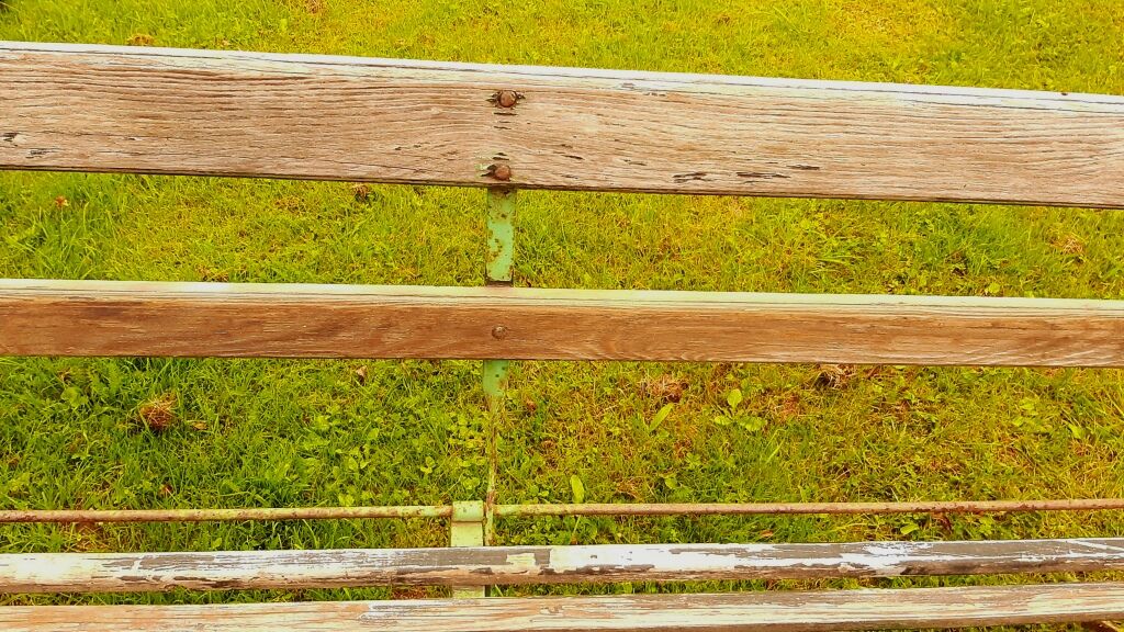 Folding garden bench
