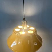 Suspension en métal jaune Mid-Century