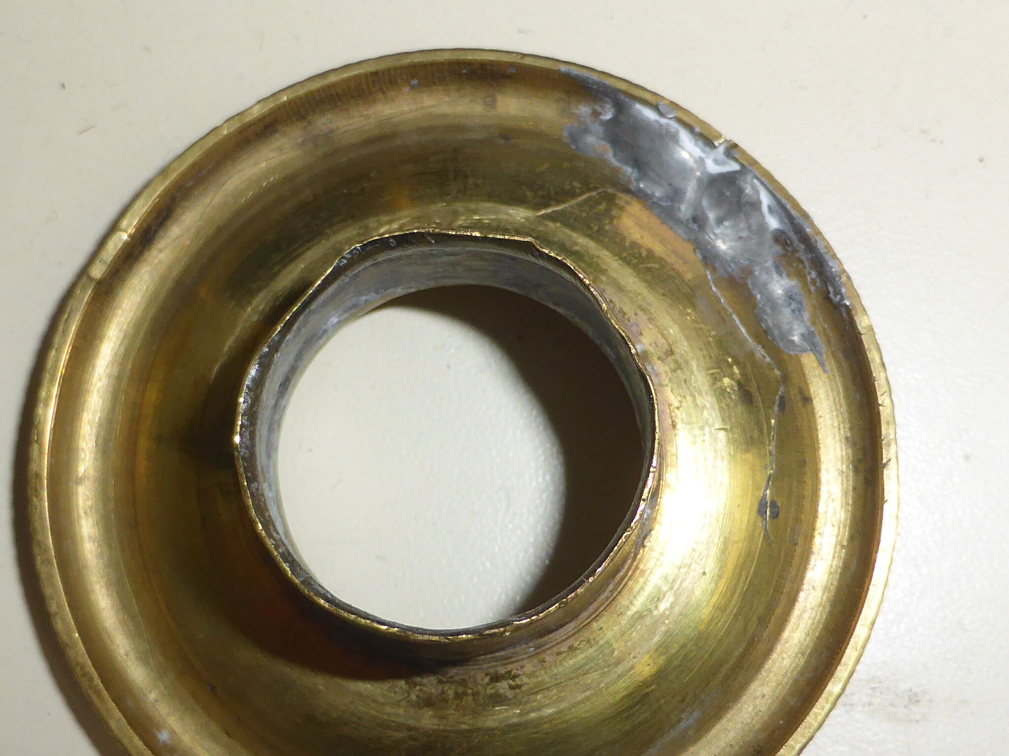 Torch old candle holder in chiseled brass base chiseled with roses
