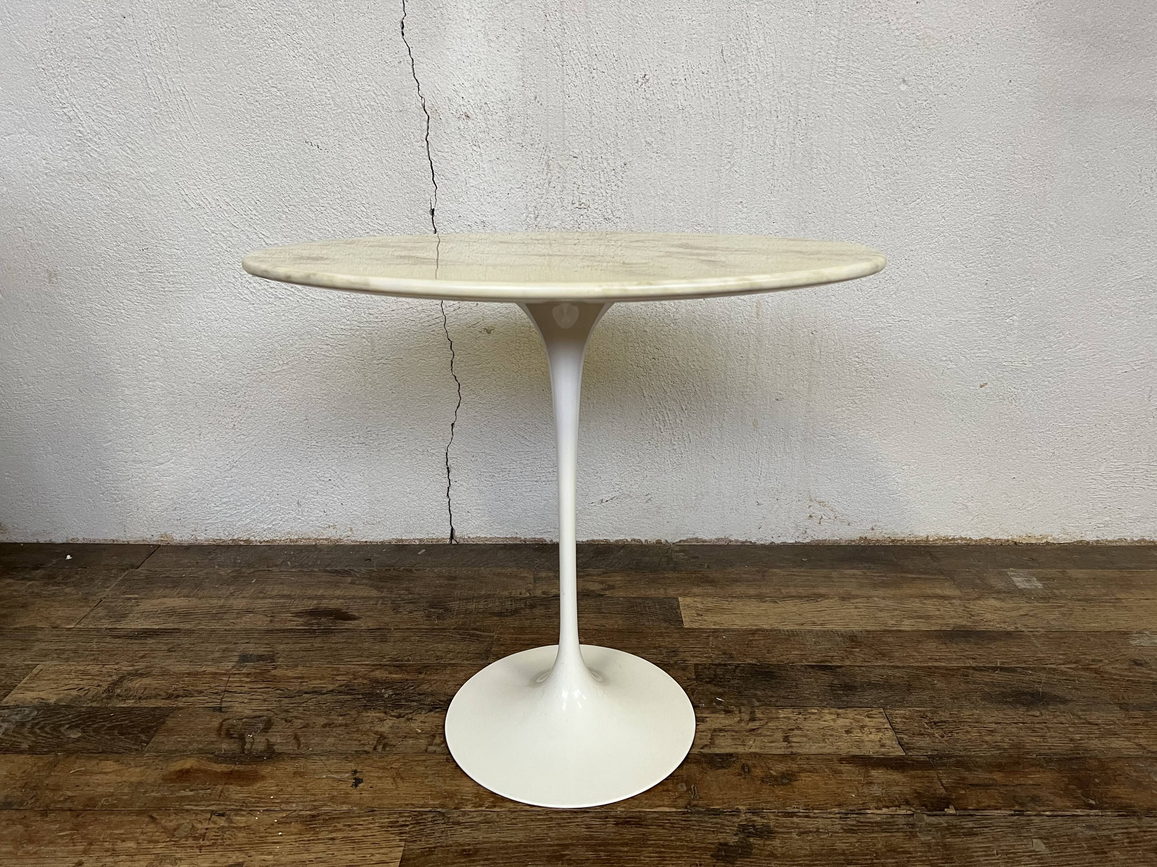 Oval pedestal table Eero Saarinene design Knoll international 1970 original marble