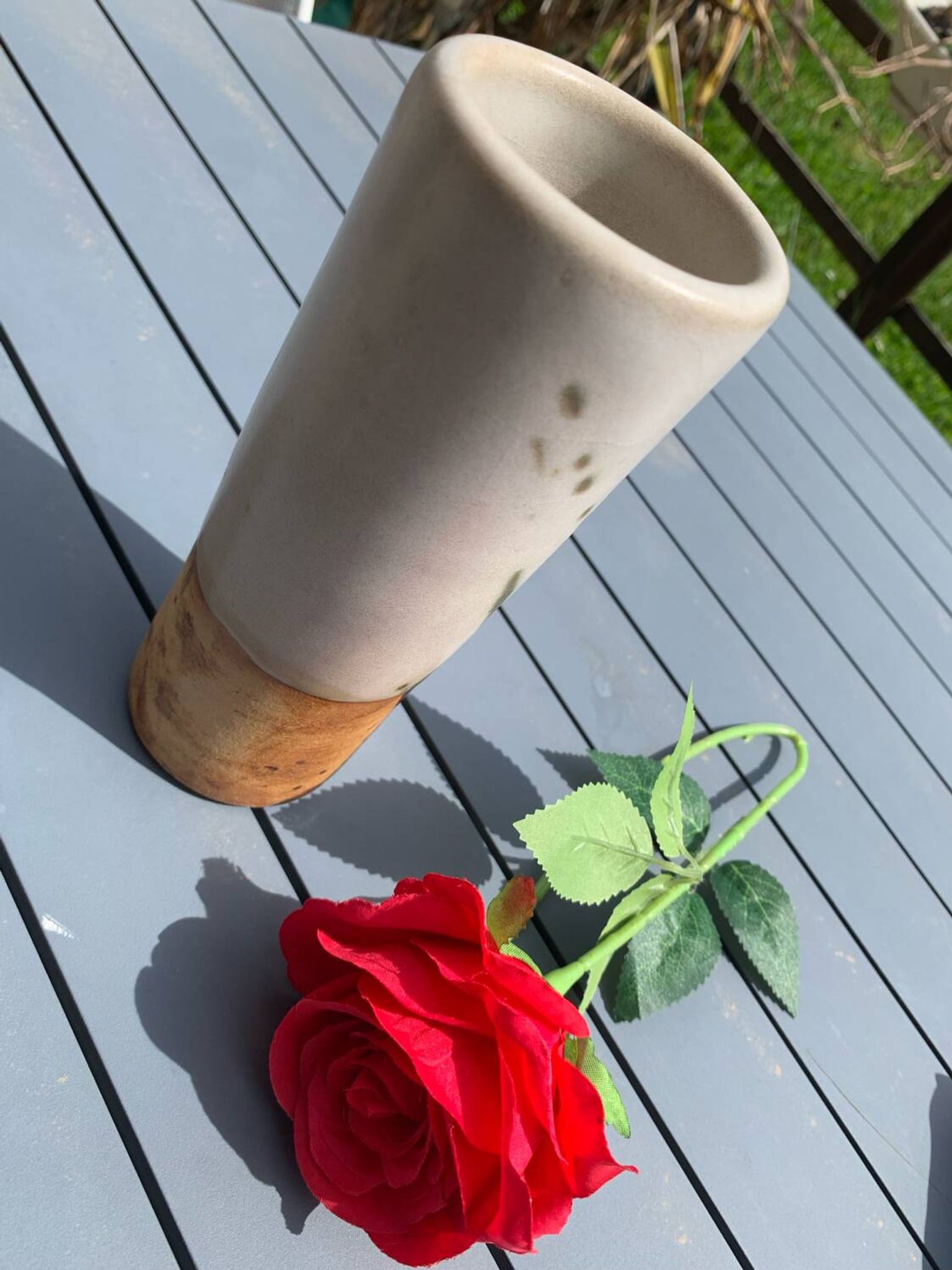 Vase rouleau de la porterie La Colombe Vallauris