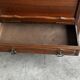 Petite commode en chêne à abattant – Mid-Century