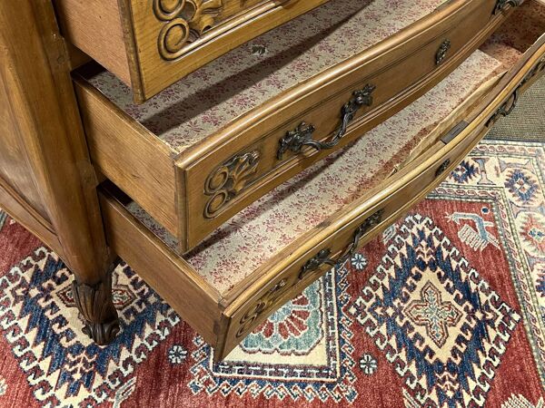 Commode de style Louis XV des années 1950 en merisier et loupe d'orme