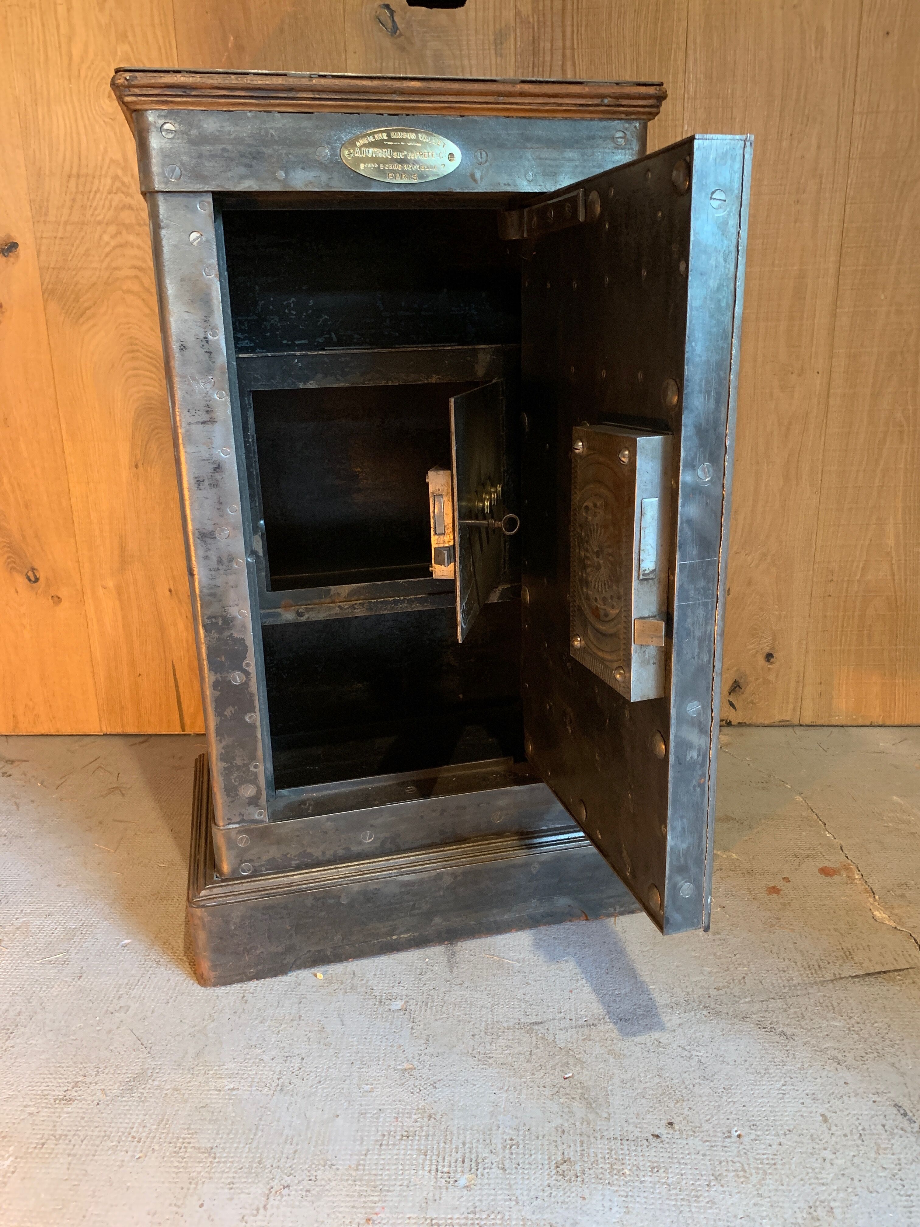 Former fort chest Vallet Freté Paris 1900